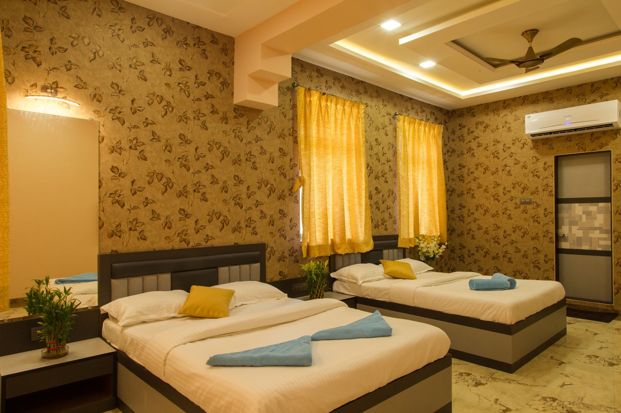 Hotel Tourister Bombay Esterno foto
