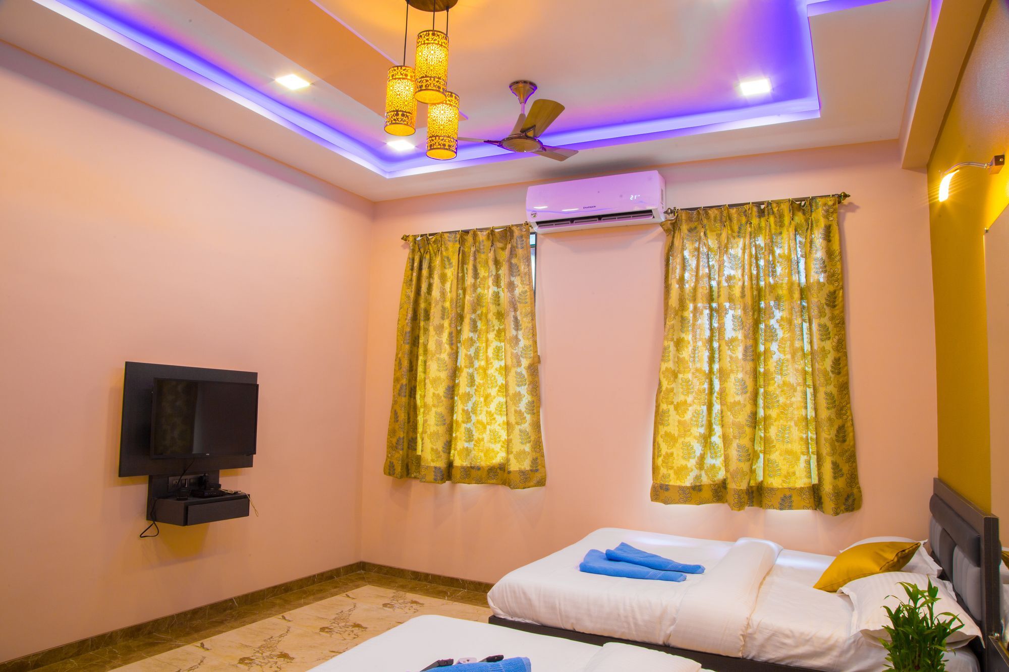 Hotel Tourister Bombay Esterno foto